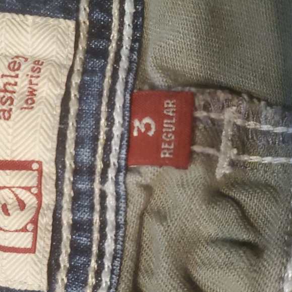 LEI Women's jean shorts with camo and lace used - Picture 4 of 7